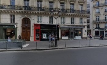 Louvre détective